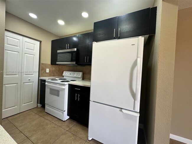 Building Photo - 2830 NW 55th Ave