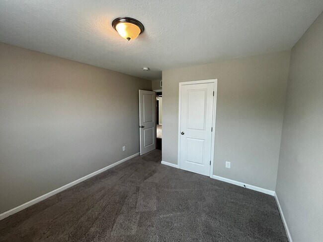 Building Photo - Stunning New Construction in the Heart of Columbus