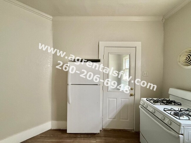 Building Photo - 4 Bedroom Home - Section 8 OK!
