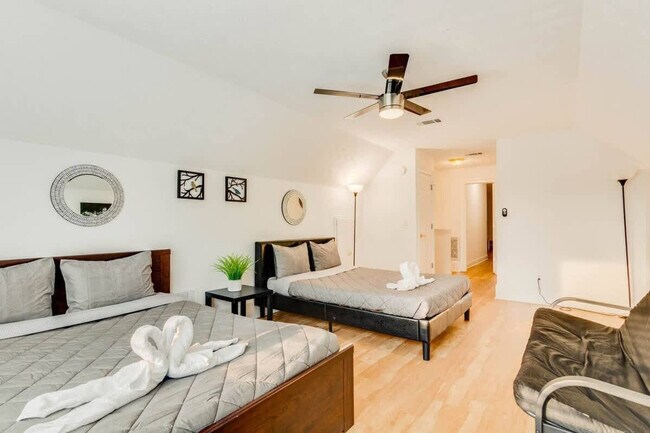 Building Photo - 1408 Aramore Dr SE