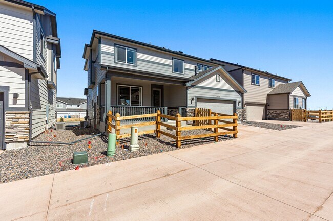 Building Photo - Beautiful Home in Commerce City!