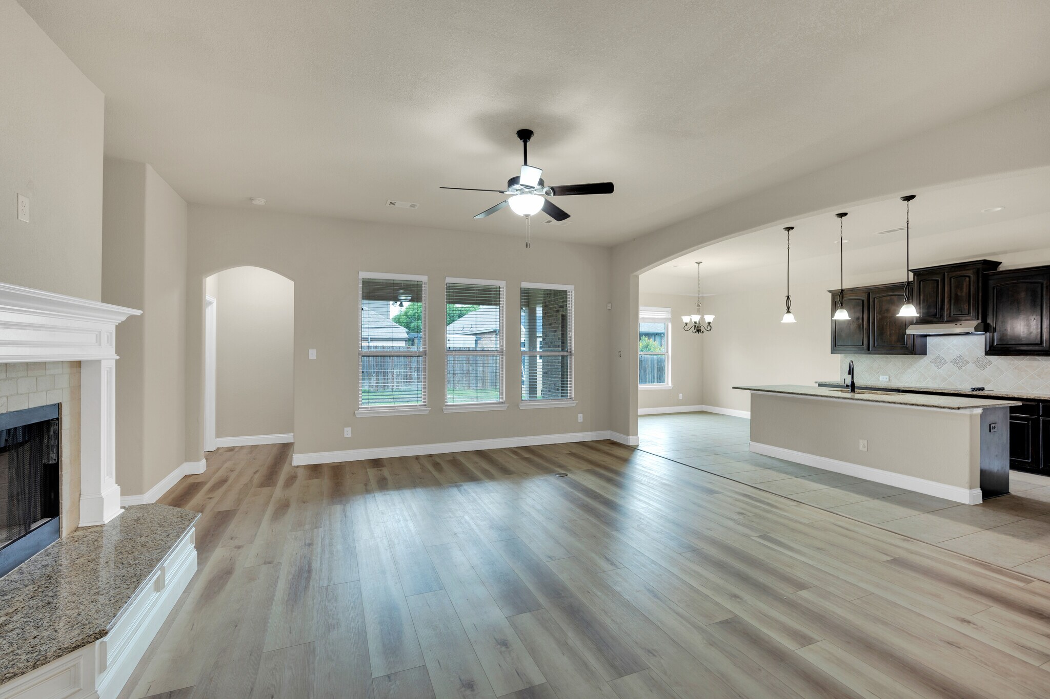 Building Photo - 437 Whispering Willow Dr