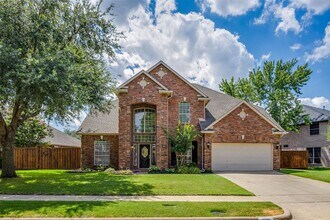 Building Photo - Located in a highly desirable neighborhood.