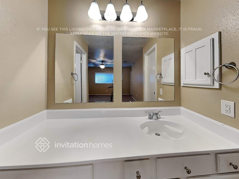 Building Photo - 2415 Pilgrims Bend Dr