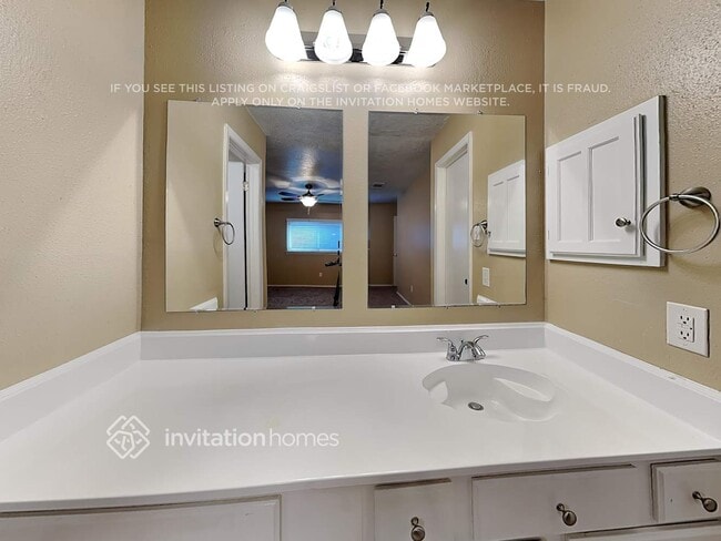 Building Photo - 2415 Pilgrims Bend Dr