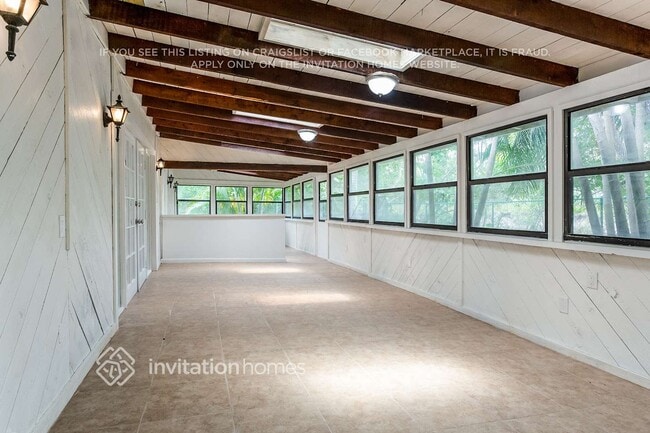 Building Photo - 9721 Carousel Cir N