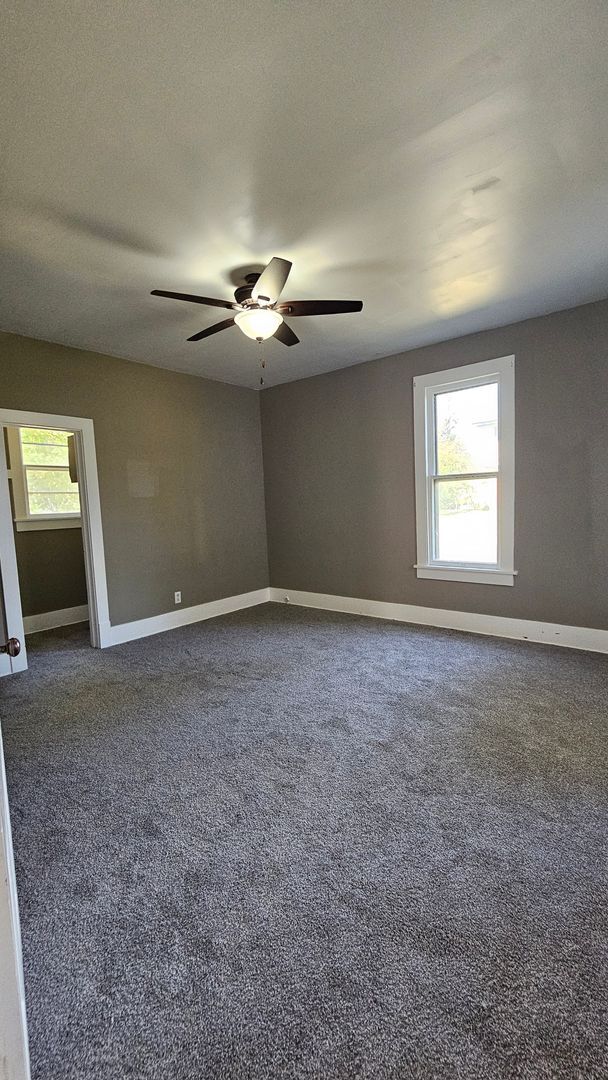 Building Photo - Spacious 2bdrm in Minier
