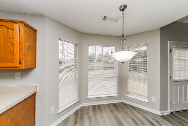 Building Photo - 5637 Morning Flower Dr