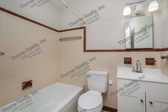 Building Photo - 920 Cedarbrook Dr