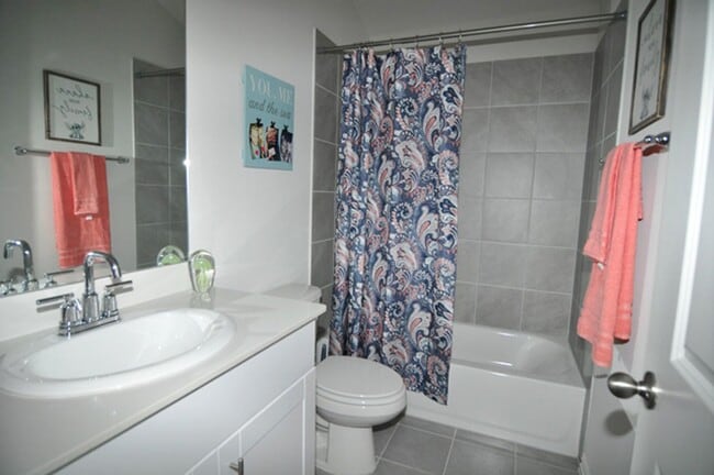 Building Photo - 2513 Ponca Dr