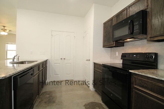 Building Photo - North Killeen Three Bedroom!