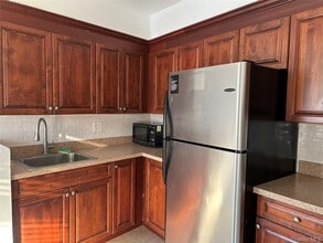 Building Photo - 126 Deer Park Ave