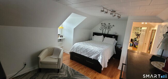 Building Photo - 321 Evers St