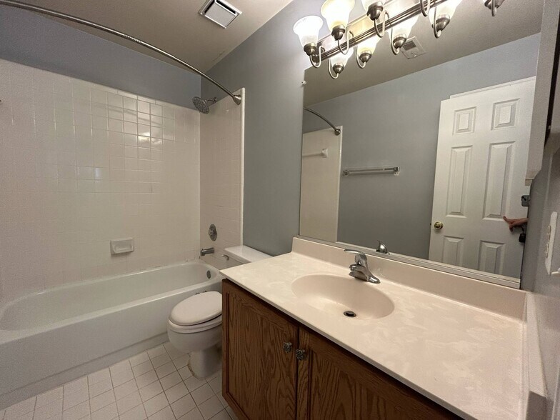 Hall way bathroom - 5556 Village Center Dr