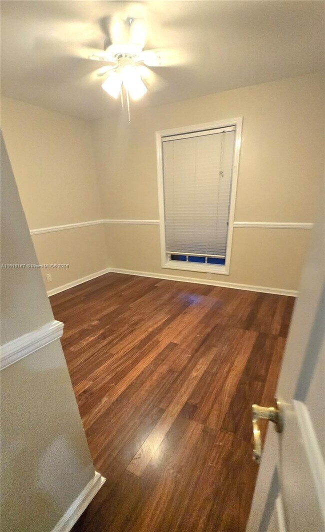 Building Photo - 5063 Heatherhill Ln