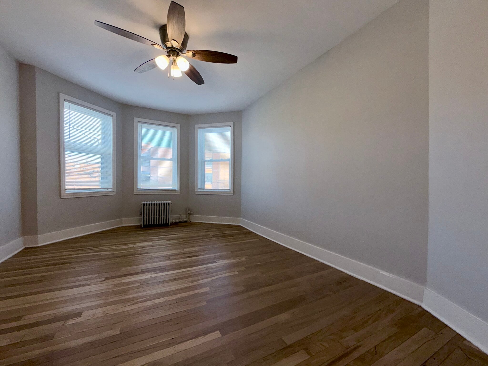 Building Photo - 13 Gladstone St