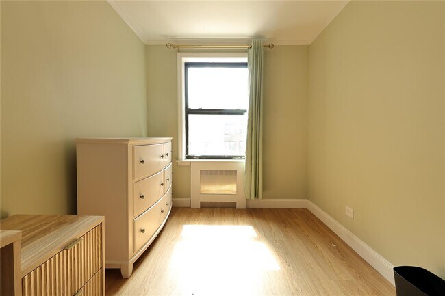 Building Photo - 34-20 78th St