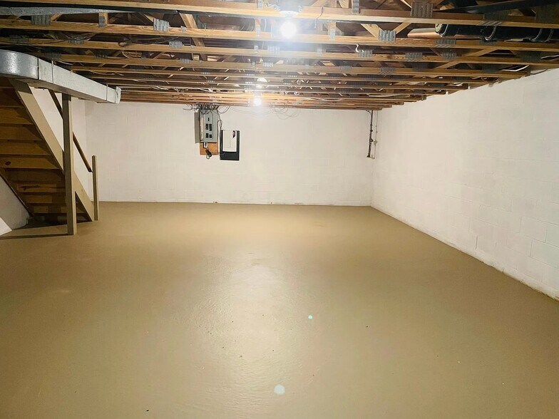 Building Photo - 7 Liberte Ln