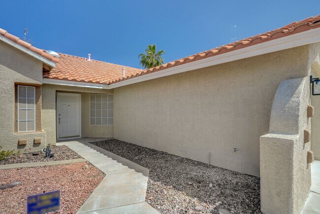 Building Photo - Remodeled Single Story, 4 Bedroom Home in Desert Shores
