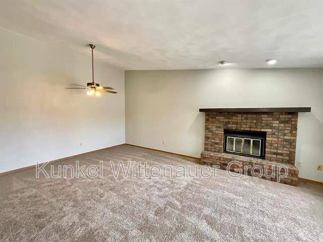 Building Photo - 716 Ganim Dr