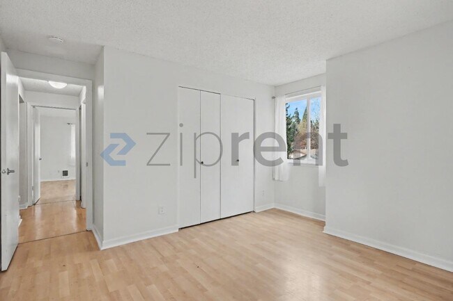 Building Photo - 5160 SW 180th Ave