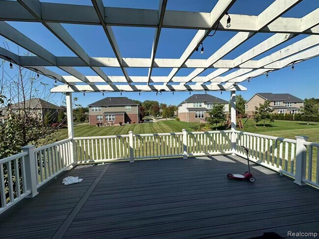 Building Photo - 5791 Northford