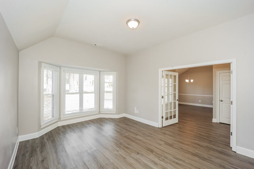 Building Photo - 110 Glenridge Dr