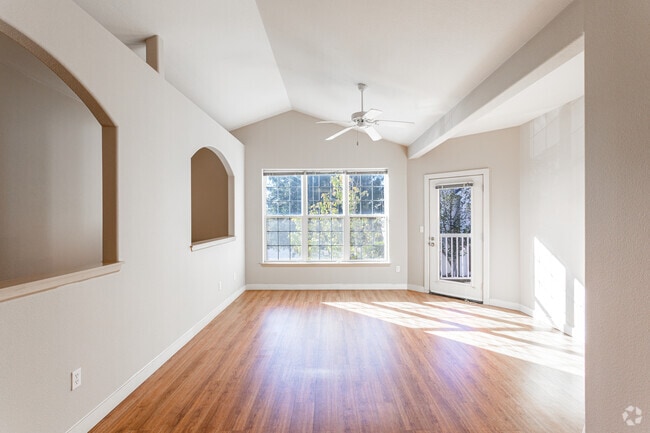 1BR, 1BA - 763 SF - Villas at Meadow Springs