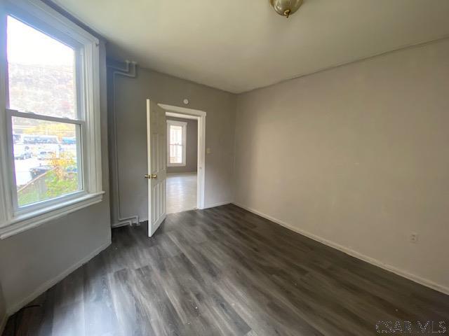 Building Photo - 722 Somerset St