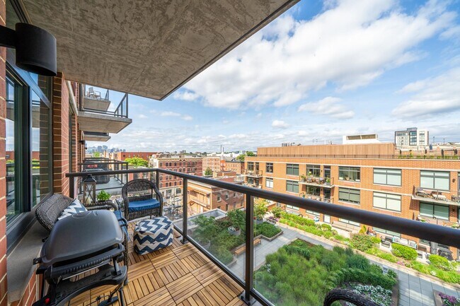 Building Photo - 1400 Hudson St