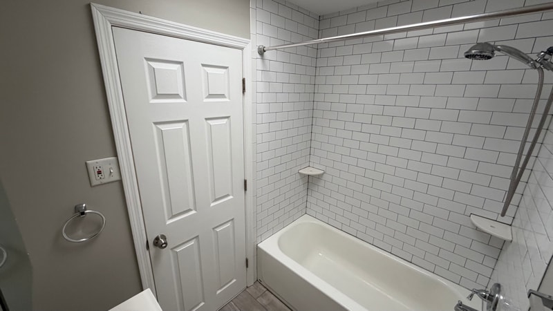 Building Photo - 12611 Biscayne Dr