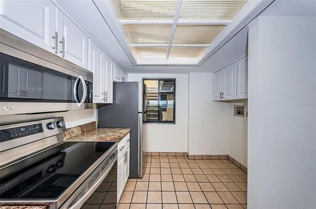 Building Photo - Beachfront Paradise in Indian Shores – Stunning Gulf & Intracoastal Views! 3bed|2bath