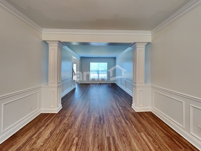 Building Photo - 7014 Roselake Cir