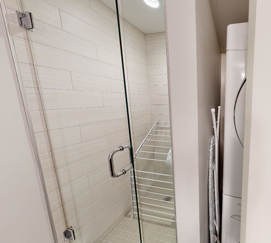 Building Photo - 164 Hampshire St