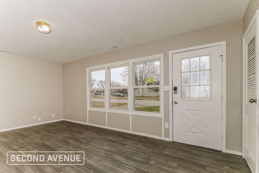 Building Photo - 403 Eberhart Dr