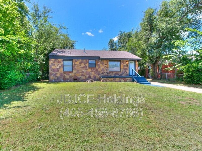 Building Photo - 422 Wilson Dr