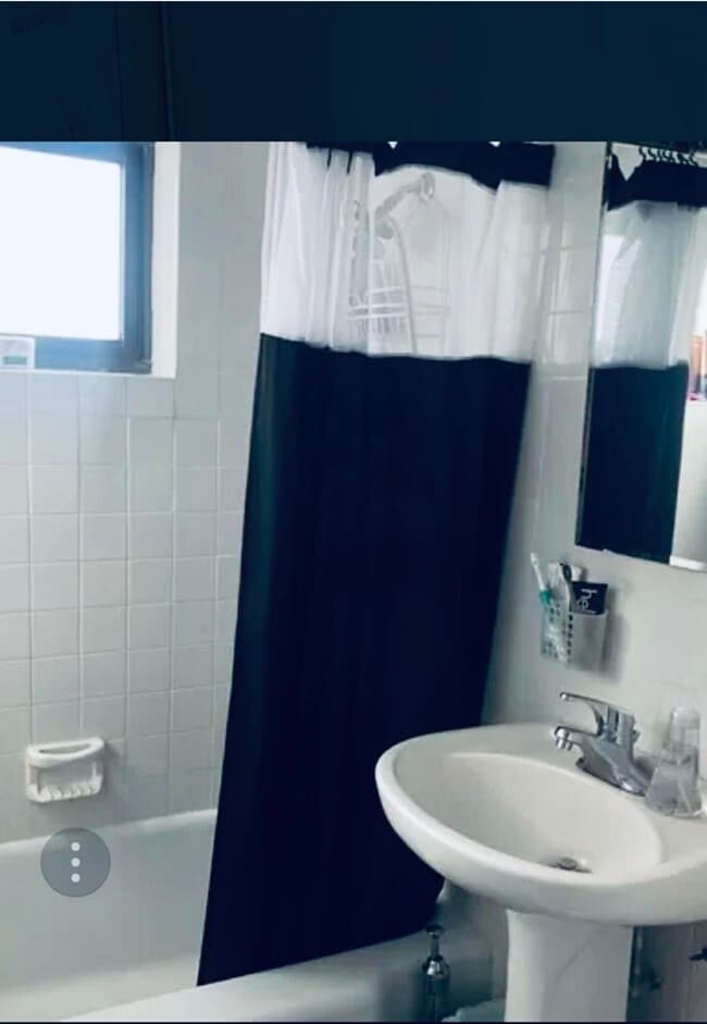 Building Photo - 400 Fairview Ave