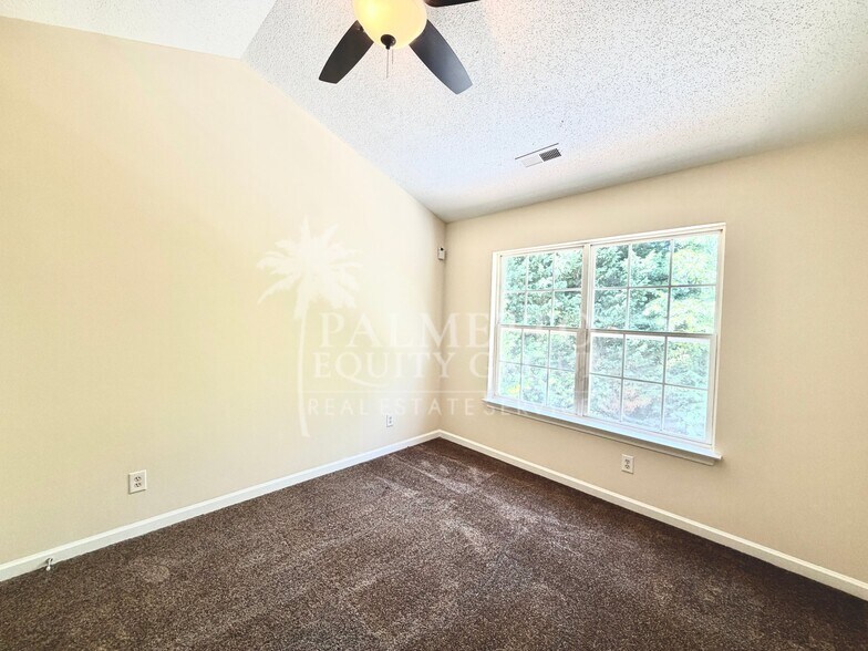 Building Photo - 263 Malamute Ln