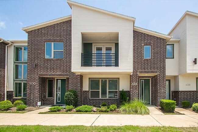 Building Photo - 432 Texas Dr