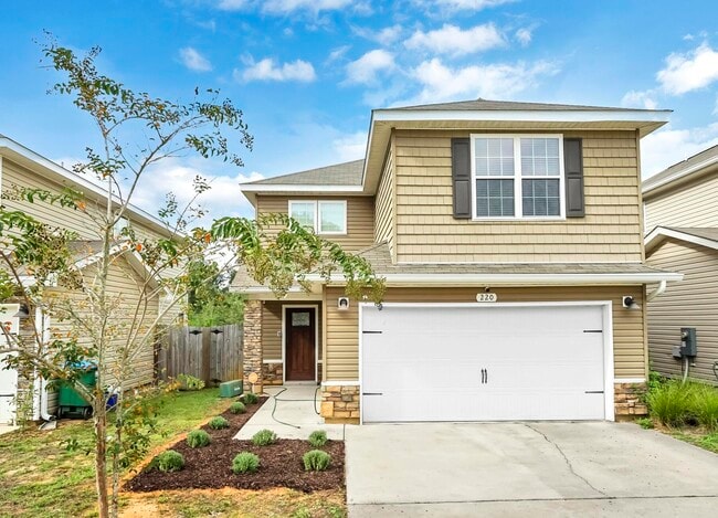 Building Photo - 220 Wainwright Dr