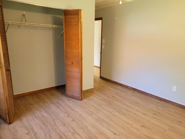 Building Photo - 2701 NE 10th St