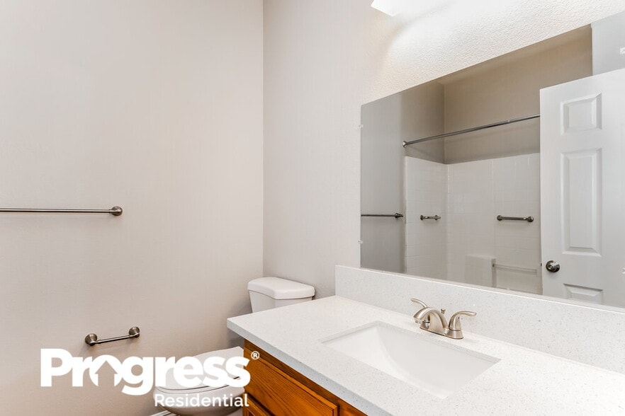 Building Photo - 681 Fontayne Ave