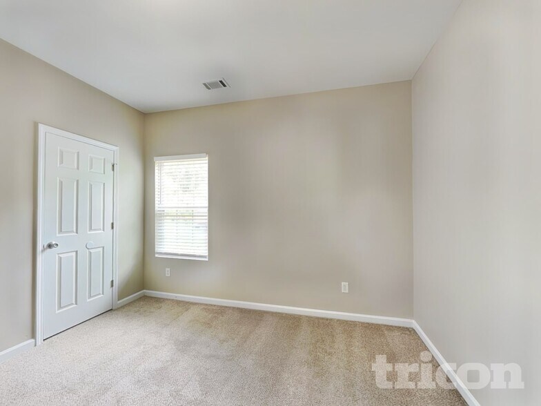 Building Photo - 4286 Traipse Path