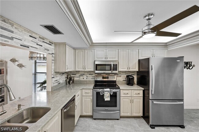 Building Photo - 500 Misty Pines Cir