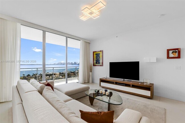 Building Photo - 7901 Hispanola Ave