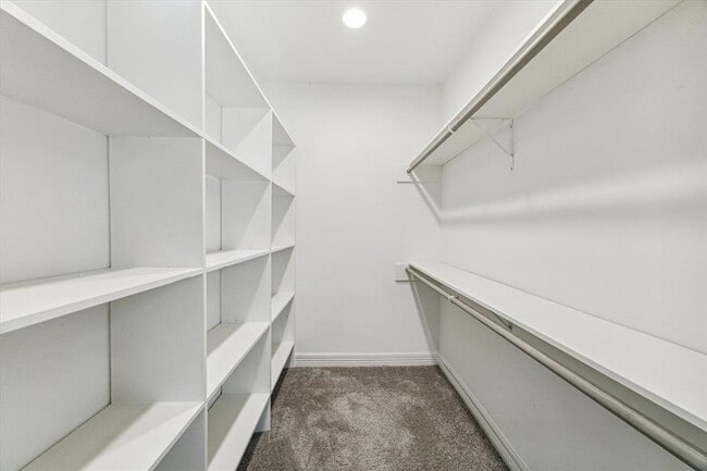 Building Photo - 5511 Caversham Dr