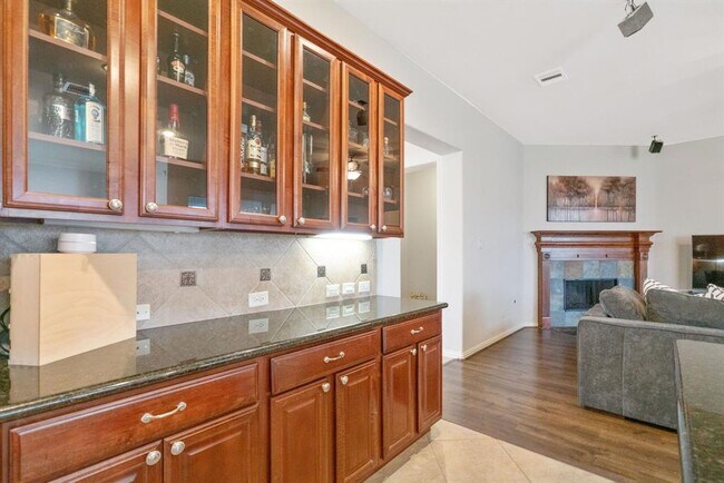 Building Photo - 2711 Leah Manor Ln