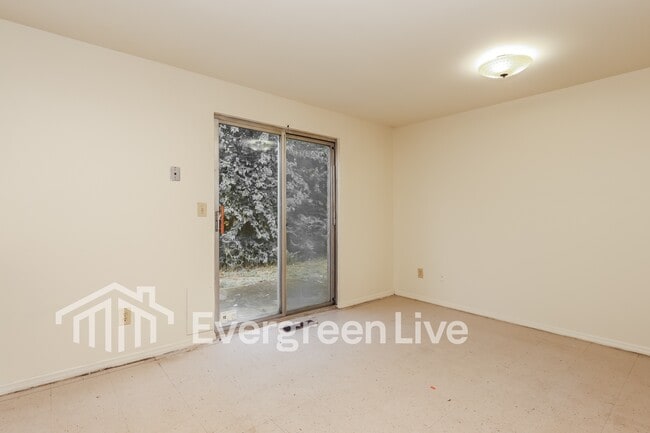 Building Photo - 7989 Mt Hood