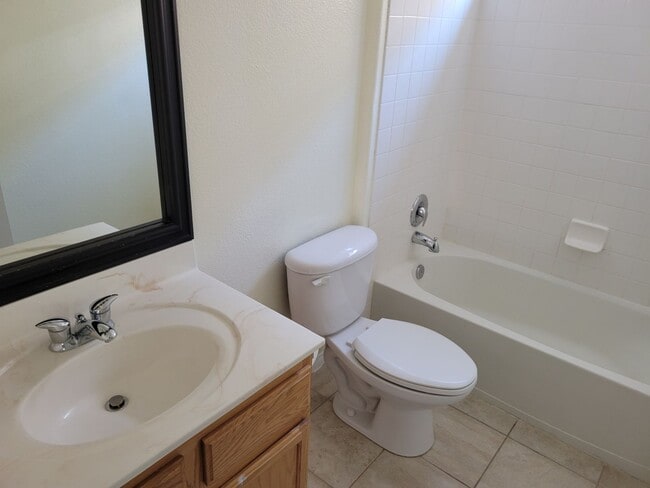 Building Photo - Beautiful SW home Annual Ridge