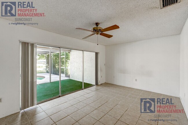 Building Photo - 1370 Palmwood Dr